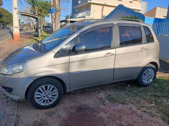 FIAT IDEA 1.4 MPI ATTRACTIVE 8V FLEX 4P MANUAL FIAT IDEA 1.4 MPI ATTRACTIVE 8V FLEX 4P MANUAL